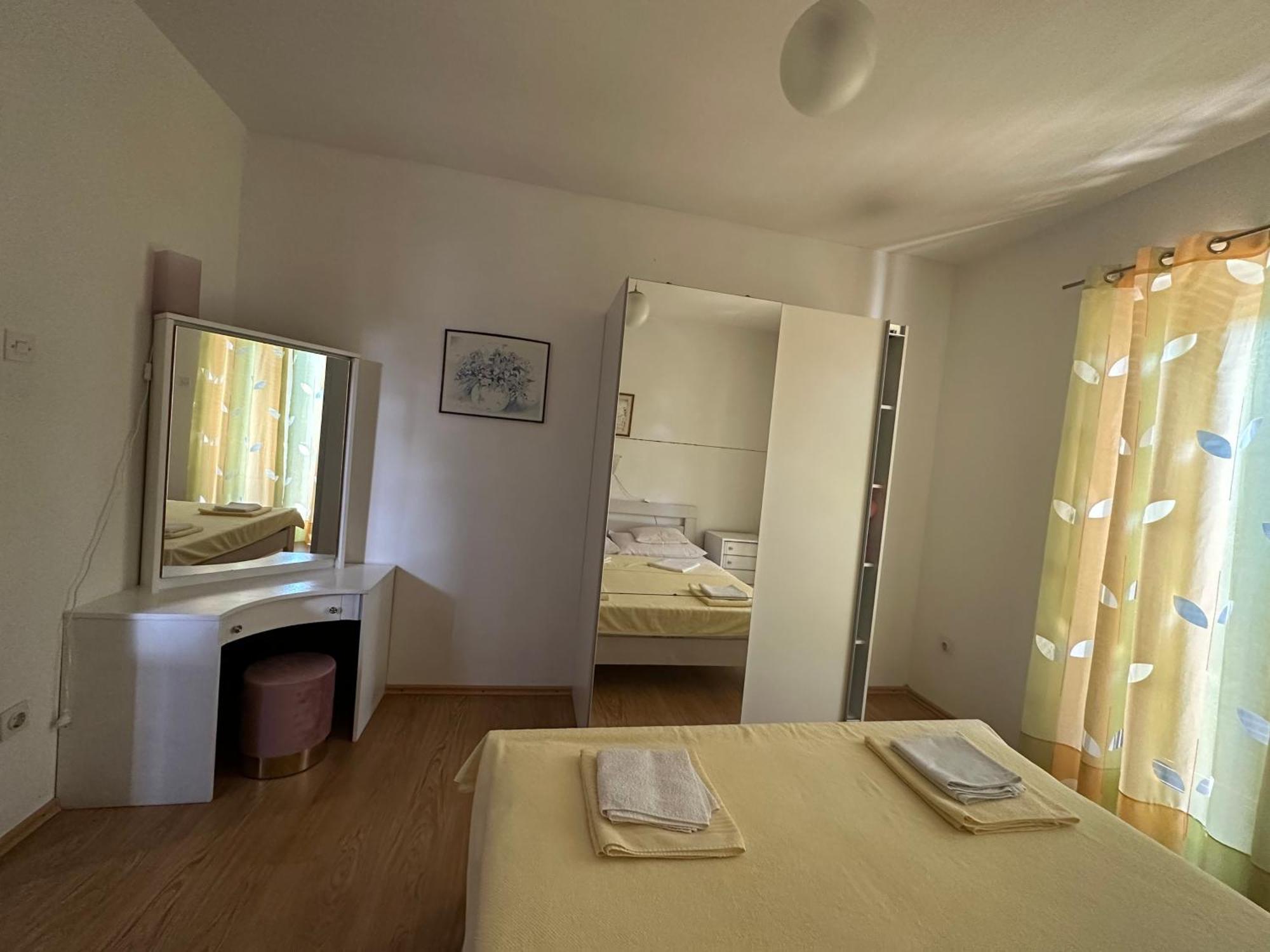 Apartmani Ira Crikvenica Buitenkant foto