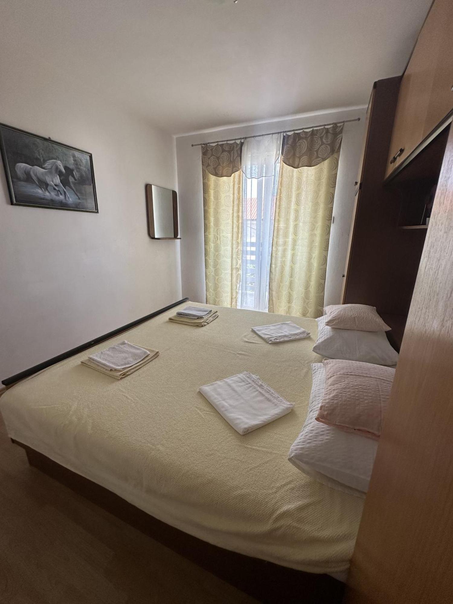 Apartmani Ira Crikvenica Buitenkant foto